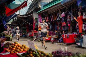 BIB: 
                            <button type="button" onclick="openModal(25308641)" class="btn btn-primary btn-sm float-right btn-popup" data-toggle="modal" data-target=".modal-high-quality">
                        <i class="fas fa-shopping-cart"></i> Add to Cart
                    </button>
                                            <button type="button" onclick="isThisMe(25308641, true)" class="btn btn-success btn-sm float-right btn-popup btn-isme hidden" data-toggle="tooltip" data-placement="bottom" title="นี่คือรูปของคุณใช่ไหม คลิกที่นี่เพื่อเอาเข้าอัลบั้ม">
                        <i class="fas fa-plus"></i> Add to album
                    </button>
                    <button type="button" onclick="isThisMe(25308641, false)" class="btn btn-warning btn-sm float-right btn-popup btn-isnotme hidden">
                        <i class="fas fa-ban"></i> Remove from album
                    </button>