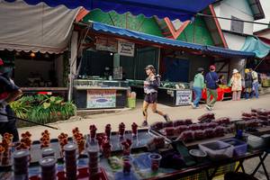 BIB: 
                            <button type="button" onclick="openModal(25306219)" class="btn btn-primary btn-sm float-right btn-popup" data-toggle="modal" data-target=".modal-high-quality">
                        <i class="fas fa-shopping-cart"></i> Add to Cart
                    </button>
                                            <button type="button" onclick="isThisMe(25306219, true)" class="btn btn-success btn-sm float-right btn-popup btn-isme hidden" data-toggle="tooltip" data-placement="bottom" title="นี่คือรูปของคุณใช่ไหม คลิกที่นี่เพื่อเอาเข้าอัลบั้ม">
                        <i class="fas fa-plus"></i> Add to album
                    </button>
                    <button type="button" onclick="isThisMe(25306219, false)" class="btn btn-warning btn-sm float-right btn-popup btn-isnotme hidden">
                        <i class="fas fa-ban"></i> Remove from album
                    </button>