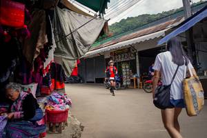 BIB: 
                            <button type="button" onclick="openModal(25303351)" class="btn btn-primary btn-sm float-right btn-popup" data-toggle="modal" data-target=".modal-high-quality">
                        <i class="fas fa-shopping-cart"></i> Add to Cart
                    </button>
                                            <button type="button" onclick="isThisMe(25303351, true)" class="btn btn-success btn-sm float-right btn-popup btn-isme hidden" data-toggle="tooltip" data-placement="bottom" title="นี่คือรูปของคุณใช่ไหม คลิกที่นี่เพื่อเอาเข้าอัลบั้ม">
                        <i class="fas fa-plus"></i> Add to album
                    </button>
                    <button type="button" onclick="isThisMe(25303351, false)" class="btn btn-warning btn-sm float-right btn-popup btn-isnotme hidden">
                        <i class="fas fa-ban"></i> Remove from album
                    </button>