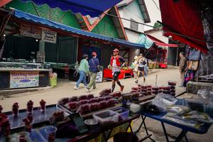 BIB: 
                            <button type="button" onclick="openModal(25306209)" class="btn btn-primary btn-sm float-right btn-popup" data-toggle="modal" data-target=".modal-high-quality">
                        <i class="fas fa-shopping-cart"></i> Add to Cart
                    </button>
                                            <button type="button" onclick="isThisMe(25306209, true)" class="btn btn-success btn-sm float-right btn-popup btn-isme hidden" data-toggle="tooltip" data-placement="bottom" title="นี่คือรูปของคุณใช่ไหม คลิกที่นี่เพื่อเอาเข้าอัลบั้ม">
                        <i class="fas fa-plus"></i> Add to album
                    </button>
                    <button type="button" onclick="isThisMe(25306209, false)" class="btn btn-warning btn-sm float-right btn-popup btn-isnotme hidden">
                        <i class="fas fa-ban"></i> Remove from album
                    </button>