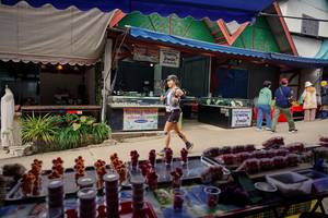 BIB: 
                            <button type="button" onclick="openModal(25306228)" class="btn btn-primary btn-sm float-right btn-popup" data-toggle="modal" data-target=".modal-high-quality">
                        <i class="fas fa-shopping-cart"></i> Add to Cart
                    </button>
                                            <button type="button" onclick="isThisMe(25306228, true)" class="btn btn-success btn-sm float-right btn-popup btn-isme hidden" data-toggle="tooltip" data-placement="bottom" title="นี่คือรูปของคุณใช่ไหม คลิกที่นี่เพื่อเอาเข้าอัลบั้ม">
                        <i class="fas fa-plus"></i> Add to album
                    </button>
                    <button type="button" onclick="isThisMe(25306228, false)" class="btn btn-warning btn-sm float-right btn-popup btn-isnotme hidden">
                        <i class="fas fa-ban"></i> Remove from album
                    </button>