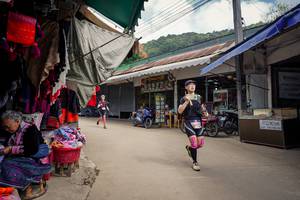 BIB: 
                            <button type="button" onclick="openModal(25303370)" class="btn btn-primary btn-sm float-right btn-popup" data-toggle="modal" data-target=".modal-high-quality">
                        <i class="fas fa-shopping-cart"></i> Add to Cart
                    </button>
                                            <button type="button" onclick="isThisMe(25303370, true)" class="btn btn-success btn-sm float-right btn-popup btn-isme hidden" data-toggle="tooltip" data-placement="bottom" title="นี่คือรูปของคุณใช่ไหม คลิกที่นี่เพื่อเอาเข้าอัลบั้ม">
                        <i class="fas fa-plus"></i> Add to album
                    </button>
                    <button type="button" onclick="isThisMe(25303370, false)" class="btn btn-warning btn-sm float-right btn-popup btn-isnotme hidden">
                        <i class="fas fa-ban"></i> Remove from album
                    </button>