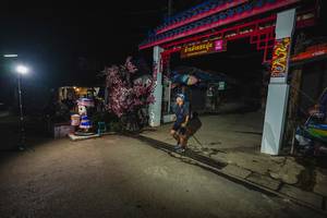 BIB: 
                            <button type="button" onclick="openModal(25305689)" class="btn btn-primary btn-sm float-right btn-popup" data-toggle="modal" data-target=".modal-high-quality">
                        <i class="fas fa-shopping-cart"></i> Add to Cart
                    </button>
                                            <button type="button" onclick="isThisMe(25305689, true)" class="btn btn-success btn-sm float-right btn-popup btn-isme hidden" data-toggle="tooltip" data-placement="bottom" title="นี่คือรูปของคุณใช่ไหม คลิกที่นี่เพื่อเอาเข้าอัลบั้ม">
                        <i class="fas fa-plus"></i> Add to album
                    </button>
                    <button type="button" onclick="isThisMe(25305689, false)" class="btn btn-warning btn-sm float-right btn-popup btn-isnotme hidden">
                        <i class="fas fa-ban"></i> Remove from album
                    </button>