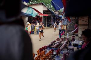 BIB: 
                            <button type="button" onclick="openModal(25306151)" class="btn btn-primary btn-sm float-right btn-popup" data-toggle="modal" data-target=".modal-high-quality">
                        <i class="fas fa-shopping-cart"></i> Add to Cart
                    </button>
                                            <button type="button" onclick="isThisMe(25306151, true)" class="btn btn-success btn-sm float-right btn-popup btn-isme hidden" data-toggle="tooltip" data-placement="bottom" title="นี่คือรูปของคุณใช่ไหม คลิกที่นี่เพื่อเอาเข้าอัลบั้ม">
                        <i class="fas fa-plus"></i> Add to album
                    </button>
                    <button type="button" onclick="isThisMe(25306151, false)" class="btn btn-warning btn-sm float-right btn-popup btn-isnotme hidden">
                        <i class="fas fa-ban"></i> Remove from album
                    </button>