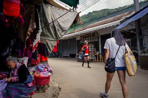 BIB: 
                            <button type="button" onclick="openModal(25303357)" class="btn btn-primary btn-sm float-right btn-popup" data-toggle="modal" data-target=".modal-high-quality">
                        <i class="fas fa-shopping-cart"></i> Add to Cart
                    </button>
                                            <button type="button" onclick="isThisMe(25303357, true)" class="btn btn-success btn-sm float-right btn-popup btn-isme hidden" data-toggle="tooltip" data-placement="bottom" title="นี่คือรูปของคุณใช่ไหม คลิกที่นี่เพื่อเอาเข้าอัลบั้ม">
                        <i class="fas fa-plus"></i> Add to album
                    </button>
                    <button type="button" onclick="isThisMe(25303357, false)" class="btn btn-warning btn-sm float-right btn-popup btn-isnotme hidden">
                        <i class="fas fa-ban"></i> Remove from album
                    </button>