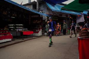 BIB: 
                            <button type="button" onclick="openModal(25305531)" class="btn btn-primary btn-sm float-right btn-popup" data-toggle="modal" data-target=".modal-high-quality">
                        <i class="fas fa-shopping-cart"></i> Add to Cart
                    </button>
                                            <button type="button" onclick="isThisMe(25305531, true)" class="btn btn-success btn-sm float-right btn-popup btn-isme hidden" data-toggle="tooltip" data-placement="bottom" title="นี่คือรูปของคุณใช่ไหม คลิกที่นี่เพื่อเอาเข้าอัลบั้ม">
                        <i class="fas fa-plus"></i> Add to album
                    </button>
                    <button type="button" onclick="isThisMe(25305531, false)" class="btn btn-warning btn-sm float-right btn-popup btn-isnotme hidden">
                        <i class="fas fa-ban"></i> Remove from album
                    </button>