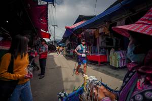 BIB: 
                            <button type="button" onclick="openModal(25301879)" class="btn btn-primary btn-sm float-right btn-popup" data-toggle="modal" data-target=".modal-high-quality">
                        <i class="fas fa-shopping-cart"></i> Add to Cart
                    </button>
                                            <button type="button" onclick="isThisMe(25301879, true)" class="btn btn-success btn-sm float-right btn-popup btn-isme hidden" data-toggle="tooltip" data-placement="bottom" title="นี่คือรูปของคุณใช่ไหม คลิกที่นี่เพื่อเอาเข้าอัลบั้ม">
                        <i class="fas fa-plus"></i> Add to album
                    </button>
                    <button type="button" onclick="isThisMe(25301879, false)" class="btn btn-warning btn-sm float-right btn-popup btn-isnotme hidden">
                        <i class="fas fa-ban"></i> Remove from album
                    </button>
