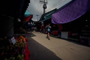 BIB: 
                            <button type="button" onclick="openModal(25308452)" class="btn btn-primary btn-sm float-right btn-popup" data-toggle="modal" data-target=".modal-high-quality">
                        <i class="fas fa-shopping-cart"></i> Add to Cart
                    </button>
                                            <button type="button" onclick="isThisMe(25308452, true)" class="btn btn-success btn-sm float-right btn-popup btn-isme hidden" data-toggle="tooltip" data-placement="bottom" title="นี่คือรูปของคุณใช่ไหม คลิกที่นี่เพื่อเอาเข้าอัลบั้ม">
                        <i class="fas fa-plus"></i> Add to album
                    </button>
                    <button type="button" onclick="isThisMe(25308452, false)" class="btn btn-warning btn-sm float-right btn-popup btn-isnotme hidden">
                        <i class="fas fa-ban"></i> Remove from album
                    </button>
