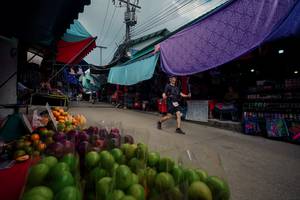 BIB: 
                            <button type="button" onclick="openModal(25310099)" class="btn btn-primary btn-sm float-right btn-popup" data-toggle="modal" data-target=".modal-high-quality">
                        <i class="fas fa-shopping-cart"></i> Add to Cart
                    </button>
                                            <button type="button" onclick="isThisMe(25310099, true)" class="btn btn-success btn-sm float-right btn-popup btn-isme hidden" data-toggle="tooltip" data-placement="bottom" title="นี่คือรูปของคุณใช่ไหม คลิกที่นี่เพื่อเอาเข้าอัลบั้ม">
                        <i class="fas fa-plus"></i> Add to album
                    </button>
                    <button type="button" onclick="isThisMe(25310099, false)" class="btn btn-warning btn-sm float-right btn-popup btn-isnotme hidden">
                        <i class="fas fa-ban"></i> Remove from album
                    </button>