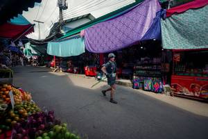 BIB: 
                            <button type="button" onclick="openModal(25311409)" class="btn btn-primary btn-sm float-right btn-popup" data-toggle="modal" data-target=".modal-high-quality">
                        <i class="fas fa-shopping-cart"></i> Add to Cart
                    </button>
                                            <button type="button" onclick="isThisMe(25311409, true)" class="btn btn-success btn-sm float-right btn-popup btn-isme hidden" data-toggle="tooltip" data-placement="bottom" title="นี่คือรูปของคุณใช่ไหม คลิกที่นี่เพื่อเอาเข้าอัลบั้ม">
                        <i class="fas fa-plus"></i> Add to album
                    </button>
                    <button type="button" onclick="isThisMe(25311409, false)" class="btn btn-warning btn-sm float-right btn-popup btn-isnotme hidden">
                        <i class="fas fa-ban"></i> Remove from album
                    </button>