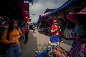 BIB: 
                            <button type="button" onclick="openModal(25301874)" class="btn btn-primary btn-sm float-right btn-popup" data-toggle="modal" data-target=".modal-high-quality">
                        <i class="fas fa-shopping-cart"></i> Add to Cart
                    </button>
                                            <button type="button" onclick="isThisMe(25301874, true)" class="btn btn-success btn-sm float-right btn-popup btn-isme hidden" data-toggle="tooltip" data-placement="bottom" title="นี่คือรูปของคุณใช่ไหม คลิกที่นี่เพื่อเอาเข้าอัลบั้ม">
                        <i class="fas fa-plus"></i> Add to album
                    </button>
                    <button type="button" onclick="isThisMe(25301874, false)" class="btn btn-warning btn-sm float-right btn-popup btn-isnotme hidden">
                        <i class="fas fa-ban"></i> Remove from album
                    </button>