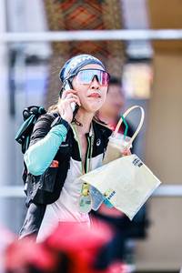 BIB: 
                            <button type="button" onclick="openModal(25921743)" class="btn btn-primary btn-sm float-right btn-popup" data-toggle="modal" data-target=".modal-high-quality">
                        <i class="fas fa-shopping-cart"></i> Add to Cart
                    </button>
                                            <button type="button" onclick="isThisMe(25921743, true)" class="btn btn-success btn-sm float-right btn-popup btn-isme hidden" data-toggle="tooltip" data-placement="bottom" title="นี่คือรูปของคุณใช่ไหม คลิกที่นี่เพื่อเอาเข้าอัลบั้ม">
                        <i class="fas fa-plus"></i> Add to album
                    </button>
                    <button type="button" onclick="isThisMe(25921743, false)" class="btn btn-warning btn-sm float-right btn-popup btn-isnotme hidden">
                        <i class="fas fa-ban"></i> Remove from album
                    </button>