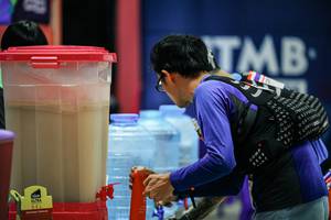 BIB: 
                            <button type="button" onclick="openModal(25373947)" class="btn btn-primary btn-sm float-right btn-popup" data-toggle="modal" data-target=".modal-high-quality">
                        <i class="fas fa-shopping-cart"></i> Add to Cart
                    </button>
                                            <button type="button" onclick="isThisMe(25373947, true)" class="btn btn-success btn-sm float-right btn-popup btn-isme hidden" data-toggle="tooltip" data-placement="bottom" title="นี่คือรูปของคุณใช่ไหม คลิกที่นี่เพื่อเอาเข้าอัลบั้ม">
                        <i class="fas fa-plus"></i> Add to album
                    </button>
                    <button type="button" onclick="isThisMe(25373947, false)" class="btn btn-warning btn-sm float-right btn-popup btn-isnotme hidden">
                        <i class="fas fa-ban"></i> Remove from album
                    </button>