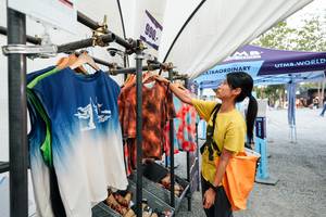 BIB: 
                            <button type="button" onclick="openModal(26881128)" class="btn btn-primary btn-sm float-right btn-popup" data-toggle="modal" data-target=".modal-high-quality">
                        <i class="fas fa-shopping-cart"></i> Add to Cart
                    </button>
                                            <button type="button" onclick="isThisMe(26881128, true)" class="btn btn-success btn-sm float-right btn-popup btn-isme hidden" data-toggle="tooltip" data-placement="bottom" title="นี่คือรูปของคุณใช่ไหม คลิกที่นี่เพื่อเอาเข้าอัลบั้ม">
                        <i class="fas fa-plus"></i> Add to album
                    </button>
                    <button type="button" onclick="isThisMe(26881128, false)" class="btn btn-warning btn-sm float-right btn-popup btn-isnotme hidden">
                        <i class="fas fa-ban"></i> Remove from album
                    </button>