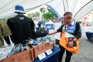 BIB: 
                            <button type="button" onclick="openModal(26881115)" class="btn btn-primary btn-sm float-right btn-popup" data-toggle="modal" data-target=".modal-high-quality">
                        <i class="fas fa-shopping-cart"></i> Add to Cart
                    </button>
                                            <button type="button" onclick="isThisMe(26881115, true)" class="btn btn-success btn-sm float-right btn-popup btn-isme hidden" data-toggle="tooltip" data-placement="bottom" title="นี่คือรูปของคุณใช่ไหม คลิกที่นี่เพื่อเอาเข้าอัลบั้ม">
                        <i class="fas fa-plus"></i> Add to album
                    </button>
                    <button type="button" onclick="isThisMe(26881115, false)" class="btn btn-warning btn-sm float-right btn-popup btn-isnotme hidden">
                        <i class="fas fa-ban"></i> Remove from album
                    </button>