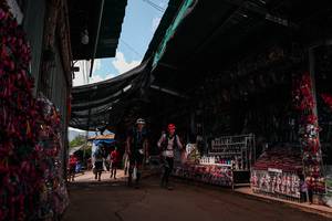 BIB: 
                            <button type="button" onclick="openModal(26987017)" class="btn btn-primary btn-sm float-right btn-popup" data-toggle="modal" data-target=".modal-high-quality">
                        <i class="fas fa-shopping-cart"></i> Add to Cart
                    </button>
                                            <button type="button" onclick="isThisMe(26987017, true)" class="btn btn-success btn-sm float-right btn-popup btn-isme hidden" data-toggle="tooltip" data-placement="bottom" title="นี่คือรูปของคุณใช่ไหม คลิกที่นี่เพื่อเอาเข้าอัลบั้ม">
                        <i class="fas fa-plus"></i> Add to album
                    </button>
                    <button type="button" onclick="isThisMe(26987017, false)" class="btn btn-warning btn-sm float-right btn-popup btn-isnotme hidden">
                        <i class="fas fa-ban"></i> Remove from album
                    </button>