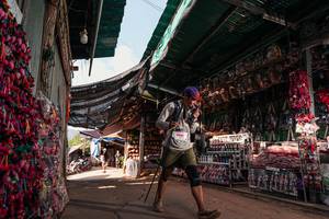 BIB: 
                            <button type="button" onclick="openModal(26991363)" class="btn btn-primary btn-sm float-right btn-popup" data-toggle="modal" data-target=".modal-high-quality">
                        <i class="fas fa-shopping-cart"></i> Add to Cart
                    </button>
                                            <button type="button" onclick="isThisMe(26991363, true)" class="btn btn-success btn-sm float-right btn-popup btn-isme hidden" data-toggle="tooltip" data-placement="bottom" title="นี่คือรูปของคุณใช่ไหม คลิกที่นี่เพื่อเอาเข้าอัลบั้ม">
                        <i class="fas fa-plus"></i> Add to album
                    </button>
                    <button type="button" onclick="isThisMe(26991363, false)" class="btn btn-warning btn-sm float-right btn-popup btn-isnotme hidden">
                        <i class="fas fa-ban"></i> Remove from album
                    </button>