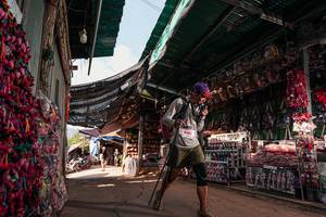 BIB: 
                            <button type="button" onclick="openModal(26991375)" class="btn btn-primary btn-sm float-right btn-popup" data-toggle="modal" data-target=".modal-high-quality">
                        <i class="fas fa-shopping-cart"></i> Add to Cart
                    </button>
                                            <button type="button" onclick="isThisMe(26991375, true)" class="btn btn-success btn-sm float-right btn-popup btn-isme hidden" data-toggle="tooltip" data-placement="bottom" title="นี่คือรูปของคุณใช่ไหม คลิกที่นี่เพื่อเอาเข้าอัลบั้ม">
                        <i class="fas fa-plus"></i> Add to album
                    </button>
                    <button type="button" onclick="isThisMe(26991375, false)" class="btn btn-warning btn-sm float-right btn-popup btn-isnotme hidden">
                        <i class="fas fa-ban"></i> Remove from album
                    </button>