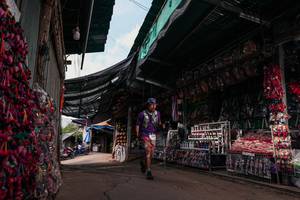 BIB: 
                            <button type="button" onclick="openModal(26996198)" class="btn btn-primary btn-sm float-right btn-popup" data-toggle="modal" data-target=".modal-high-quality">
                        <i class="fas fa-shopping-cart"></i> Add to Cart
                    </button>
                                            <button type="button" onclick="isThisMe(26996198, true)" class="btn btn-success btn-sm float-right btn-popup btn-isme hidden" data-toggle="tooltip" data-placement="bottom" title="นี่คือรูปของคุณใช่ไหม คลิกที่นี่เพื่อเอาเข้าอัลบั้ม">
                        <i class="fas fa-plus"></i> Add to album
                    </button>
                    <button type="button" onclick="isThisMe(26996198, false)" class="btn btn-warning btn-sm float-right btn-popup btn-isnotme hidden">
                        <i class="fas fa-ban"></i> Remove from album
                    </button>