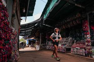 BIB: 
                            <button type="button" onclick="openModal(26993688)" class="btn btn-primary btn-sm float-right btn-popup" data-toggle="modal" data-target=".modal-high-quality">
                        <i class="fas fa-shopping-cart"></i> Add to Cart
                    </button>
                                            <button type="button" onclick="isThisMe(26993688, true)" class="btn btn-success btn-sm float-right btn-popup btn-isme hidden" data-toggle="tooltip" data-placement="bottom" title="นี่คือรูปของคุณใช่ไหม คลิกที่นี่เพื่อเอาเข้าอัลบั้ม">
                        <i class="fas fa-plus"></i> Add to album
                    </button>
                    <button type="button" onclick="isThisMe(26993688, false)" class="btn btn-warning btn-sm float-right btn-popup btn-isnotme hidden">
                        <i class="fas fa-ban"></i> Remove from album
                    </button>