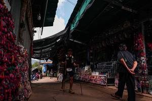 BIB: 
                            <button type="button" onclick="openModal(26983394)" class="btn btn-primary btn-sm float-right btn-popup" data-toggle="modal" data-target=".modal-high-quality">
                        <i class="fas fa-shopping-cart"></i> Add to Cart
                    </button>
                                            <button type="button" onclick="isThisMe(26983394, true)" class="btn btn-success btn-sm float-right btn-popup btn-isme hidden" data-toggle="tooltip" data-placement="bottom" title="นี่คือรูปของคุณใช่ไหม คลิกที่นี่เพื่อเอาเข้าอัลบั้ม">
                        <i class="fas fa-plus"></i> Add to album
                    </button>
                    <button type="button" onclick="isThisMe(26983394, false)" class="btn btn-warning btn-sm float-right btn-popup btn-isnotme hidden">
                        <i class="fas fa-ban"></i> Remove from album
                    </button>