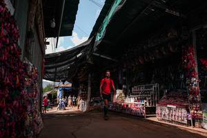BIB: 
                            <button type="button" onclick="openModal(26987099)" class="btn btn-primary btn-sm float-right btn-popup" data-toggle="modal" data-target=".modal-high-quality">
                        <i class="fas fa-shopping-cart"></i> Add to Cart
                    </button>
                                            <button type="button" onclick="isThisMe(26987099, true)" class="btn btn-success btn-sm float-right btn-popup btn-isme hidden" data-toggle="tooltip" data-placement="bottom" title="นี่คือรูปของคุณใช่ไหม คลิกที่นี่เพื่อเอาเข้าอัลบั้ม">
                        <i class="fas fa-plus"></i> Add to album
                    </button>
                    <button type="button" onclick="isThisMe(26987099, false)" class="btn btn-warning btn-sm float-right btn-popup btn-isnotme hidden">
                        <i class="fas fa-ban"></i> Remove from album
                    </button>