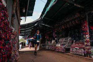 BIB: 
                            <button type="button" onclick="openModal(26993964)" class="btn btn-primary btn-sm float-right btn-popup" data-toggle="modal" data-target=".modal-high-quality">
                        <i class="fas fa-shopping-cart"></i> Add to Cart
                    </button>
                                            <button type="button" onclick="isThisMe(26993964, true)" class="btn btn-success btn-sm float-right btn-popup btn-isme hidden" data-toggle="tooltip" data-placement="bottom" title="นี่คือรูปของคุณใช่ไหม คลิกที่นี่เพื่อเอาเข้าอัลบั้ม">
                        <i class="fas fa-plus"></i> Add to album
                    </button>
                    <button type="button" onclick="isThisMe(26993964, false)" class="btn btn-warning btn-sm float-right btn-popup btn-isnotme hidden">
                        <i class="fas fa-ban"></i> Remove from album
                    </button>