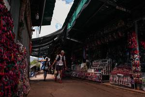BIB: 
                            <button type="button" onclick="openModal(26996942)" class="btn btn-primary btn-sm float-right btn-popup" data-toggle="modal" data-target=".modal-high-quality">
                        <i class="fas fa-shopping-cart"></i> Add to Cart
                    </button>
                                            <button type="button" onclick="isThisMe(26996942, true)" class="btn btn-success btn-sm float-right btn-popup btn-isme hidden" data-toggle="tooltip" data-placement="bottom" title="นี่คือรูปของคุณใช่ไหม คลิกที่นี่เพื่อเอาเข้าอัลบั้ม">
                        <i class="fas fa-plus"></i> Add to album
                    </button>
                    <button type="button" onclick="isThisMe(26996942, false)" class="btn btn-warning btn-sm float-right btn-popup btn-isnotme hidden">
                        <i class="fas fa-ban"></i> Remove from album
                    </button>
