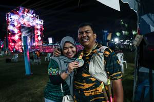 BIB: 
                            <button type="button" onclick="openModal(27534907)" class="btn btn-primary btn-sm float-right btn-popup" data-toggle="modal" data-target=".modal-high-quality">
                        <i class="fas fa-shopping-cart"></i> Add to Cart
                    </button>
                                            <button type="button" onclick="isThisMe(27534907, true)" class="btn btn-success btn-sm float-right btn-popup btn-isme hidden" data-toggle="tooltip" data-placement="bottom" title="นี่คือรูปของคุณใช่ไหม คลิกที่นี่เพื่อเอาเข้าอัลบั้ม">
                        <i class="fas fa-plus"></i> Add to album
                    </button>
                    <button type="button" onclick="isThisMe(27534907, false)" class="btn btn-warning btn-sm float-right btn-popup btn-isnotme hidden">
                        <i class="fas fa-ban"></i> Remove from album
                    </button>