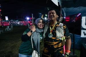 BIB: 
                            <button type="button" onclick="openModal(27534895)" class="btn btn-primary btn-sm float-right btn-popup" data-toggle="modal" data-target=".modal-high-quality">
                        <i class="fas fa-shopping-cart"></i> Add to Cart
                    </button>
                                            <button type="button" onclick="isThisMe(27534895, true)" class="btn btn-success btn-sm float-right btn-popup btn-isme hidden" data-toggle="tooltip" data-placement="bottom" title="นี่คือรูปของคุณใช่ไหม คลิกที่นี่เพื่อเอาเข้าอัลบั้ม">
                        <i class="fas fa-plus"></i> Add to album
                    </button>
                    <button type="button" onclick="isThisMe(27534895, false)" class="btn btn-warning btn-sm float-right btn-popup btn-isnotme hidden">
                        <i class="fas fa-ban"></i> Remove from album
                    </button>