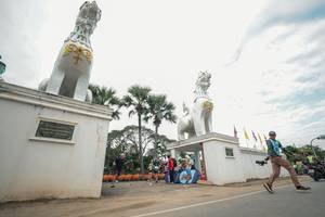 BIB: 
                            <button type="button" onclick="openModal(26902599)" class="btn btn-primary btn-sm float-right btn-popup" data-toggle="modal" data-target=".modal-high-quality">
                        <i class="fas fa-shopping-cart"></i> Add to Cart
                    </button>
                                            <button type="button" onclick="isThisMe(26902599, true)" class="btn btn-success btn-sm float-right btn-popup btn-isme hidden" data-toggle="tooltip" data-placement="bottom" title="นี่คือรูปของคุณใช่ไหม คลิกที่นี่เพื่อเอาเข้าอัลบั้ม">
                        <i class="fas fa-plus"></i> Add to album
                    </button>
                    <button type="button" onclick="isThisMe(26902599, false)" class="btn btn-warning btn-sm float-right btn-popup btn-isnotme hidden">
                        <i class="fas fa-ban"></i> Remove from album
                    </button>