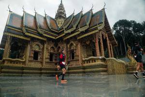 BIB: 
                            <button type="button" onclick="openModal(27693238)" class="btn btn-primary btn-sm float-right btn-popup" data-toggle="modal" data-target=".modal-high-quality">
                        <i class="fas fa-shopping-cart"></i> Add to Cart
                    </button>
                                            <button type="button" onclick="isThisMe(27693238, true)" class="btn btn-success btn-sm float-right btn-popup btn-isme hidden" data-toggle="tooltip" data-placement="bottom" title="นี่คือรูปของคุณใช่ไหม คลิกที่นี่เพื่อเอาเข้าอัลบั้ม">
                        <i class="fas fa-plus"></i> Add to album
                    </button>
                    <button type="button" onclick="isThisMe(27693238, false)" class="btn btn-warning btn-sm float-right btn-popup btn-isnotme hidden">
                        <i class="fas fa-ban"></i> Remove from album
                    </button>