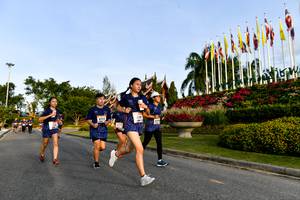 BIB: 515, 192
                            <button type="button" onclick="openModal(3871406)" class="btn btn-primary btn-sm float-right btn-popup" data-toggle="modal" data-target=".modal-high-quality">
                        <i class="fas fa-shopping-cart"></i> Add to Cart
                    </button>
                                            <button type="button" onclick="isThisMe(3871406, true)" class="btn btn-success btn-sm float-right btn-popup btn-isme hidden" data-toggle="tooltip" data-placement="bottom" title="นี่คือรูปของคุณใช่ไหม คลิกที่นี่เพื่อเอาเข้าอัลบั้ม">
                        <i class="fas fa-plus"></i> Add to album
                    </button>
                    <button type="button" onclick="isThisMe(3871406, false)" class="btn btn-warning btn-sm float-right btn-popup btn-isnotme hidden">
                        <i class="fas fa-ban"></i> Remove from album
                    </button>