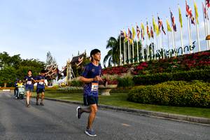 BIB: 513
                            <button type="button" onclick="openModal(3871408)" class="btn btn-primary btn-sm float-right btn-popup" data-toggle="modal" data-target=".modal-high-quality">
                        <i class="fas fa-shopping-cart"></i> Add to Cart
                    </button>
                                            <button type="button" onclick="isThisMe(3871408, true)" class="btn btn-success btn-sm float-right btn-popup btn-isme hidden" data-toggle="tooltip" data-placement="bottom" title="นี่คือรูปของคุณใช่ไหม คลิกที่นี่เพื่อเอาเข้าอัลบั้ม">
                        <i class="fas fa-plus"></i> Add to album
                    </button>
                    <button type="button" onclick="isThisMe(3871408, false)" class="btn btn-warning btn-sm float-right btn-popup btn-isnotme hidden">
                        <i class="fas fa-ban"></i> Remove from album
                    </button>