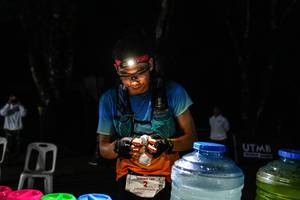 BIB: 160
                            <button type="button" onclick="openModal(19368798)" class="btn btn-primary btn-sm float-right btn-popup" data-toggle="modal" data-target=".modal-high-quality">
                        <i class="fas fa-shopping-cart"></i> Add to Cart
                    </button>
                                            <button type="button" onclick="isThisMe(19368798, true)" class="btn btn-success btn-sm float-right btn-popup btn-isme hidden" data-toggle="tooltip" data-placement="bottom" title="นี่คือรูปของคุณใช่ไหม คลิกที่นี่เพื่อเอาเข้าอัลบั้ม">
                        <i class="fas fa-plus"></i> Add to album
                    </button>
                    <button type="button" onclick="isThisMe(19368798, false)" class="btn btn-warning btn-sm float-right btn-popup btn-isnotme hidden">
                        <i class="fas fa-ban"></i> Remove from album
                    </button>