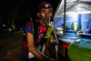 BIB: 091
                            <button type="button" onclick="openModal(19368902)" class="btn btn-primary btn-sm float-right btn-popup" data-toggle="modal" data-target=".modal-high-quality">
                        <i class="fas fa-shopping-cart"></i> Add to Cart
                    </button>
                                            <button type="button" onclick="isThisMe(19368902, true)" class="btn btn-success btn-sm float-right btn-popup btn-isme hidden" data-toggle="tooltip" data-placement="bottom" title="นี่คือรูปของคุณใช่ไหม คลิกที่นี่เพื่อเอาเข้าอัลบั้ม">
                        <i class="fas fa-plus"></i> Add to album
                    </button>
                    <button type="button" onclick="isThisMe(19368902, false)" class="btn btn-warning btn-sm float-right btn-popup btn-isnotme hidden">
                        <i class="fas fa-ban"></i> Remove from album
                    </button>