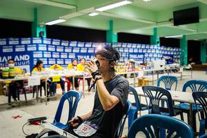 BIB: 100
                            <button type="button" onclick="openModal(19367913)" class="btn btn-primary btn-sm float-right btn-popup" data-toggle="modal" data-target=".modal-high-quality">
                        <i class="fas fa-shopping-cart"></i> Add to Cart
                    </button>
                                            <button type="button" onclick="isThisMe(19367913, true)" class="btn btn-success btn-sm float-right btn-popup btn-isme hidden" data-toggle="tooltip" data-placement="bottom" title="นี่คือรูปของคุณใช่ไหม คลิกที่นี่เพื่อเอาเข้าอัลบั้ม">
                        <i class="fas fa-plus"></i> Add to album
                    </button>
                    <button type="button" onclick="isThisMe(19367913, false)" class="btn btn-warning btn-sm float-right btn-popup btn-isnotme hidden">
                        <i class="fas fa-ban"></i> Remove from album
                    </button>