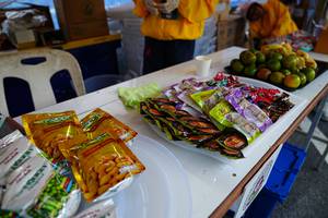 BIB: 
                            <button type="button" onclick="openModal(19369560)" class="btn btn-primary btn-sm float-right btn-popup" data-toggle="modal" data-target=".modal-high-quality">
                        <i class="fas fa-shopping-cart"></i> Add to Cart
                    </button>
                                            <button type="button" onclick="isThisMe(19369560, true)" class="btn btn-success btn-sm float-right btn-popup btn-isme hidden" data-toggle="tooltip" data-placement="bottom" title="นี่คือรูปของคุณใช่ไหม คลิกที่นี่เพื่อเอาเข้าอัลบั้ม">
                        <i class="fas fa-plus"></i> Add to album
                    </button>
                    <button type="button" onclick="isThisMe(19369560, false)" class="btn btn-warning btn-sm float-right btn-popup btn-isnotme hidden">
                        <i class="fas fa-ban"></i> Remove from album
                    </button>