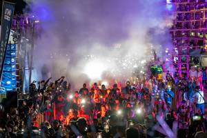 BIB: 220
                            <button type="button" onclick="openModal(19374452)" class="btn btn-primary btn-sm float-right btn-popup" data-toggle="modal" data-target=".modal-high-quality">
                        <i class="fas fa-shopping-cart"></i> Add to Cart
                    </button>
                                            <button type="button" onclick="isThisMe(19374452, true)" class="btn btn-success btn-sm float-right btn-popup btn-isme hidden" data-toggle="tooltip" data-placement="bottom" title="นี่คือรูปของคุณใช่ไหม คลิกที่นี่เพื่อเอาเข้าอัลบั้ม">
                        <i class="fas fa-plus"></i> Add to album
                    </button>
                    <button type="button" onclick="isThisMe(19374452, false)" class="btn btn-warning btn-sm float-right btn-popup btn-isnotme hidden">
                        <i class="fas fa-ban"></i> Remove from album
                    </button>