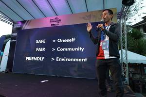 BIB: 310
                            <button type="button" onclick="openModal(19370884)" class="btn btn-primary btn-sm float-right btn-popup" data-toggle="modal" data-target=".modal-high-quality">
                        <i class="fas fa-shopping-cart"></i> Add to Cart
                    </button>
                                            <button type="button" onclick="isThisMe(19370884, true)" class="btn btn-success btn-sm float-right btn-popup btn-isme hidden" data-toggle="tooltip" data-placement="bottom" title="นี่คือรูปของคุณใช่ไหม คลิกที่นี่เพื่อเอาเข้าอัลบั้ม">
                        <i class="fas fa-plus"></i> Add to album
                    </button>
                    <button type="button" onclick="isThisMe(19370884, false)" class="btn btn-warning btn-sm float-right btn-popup btn-isnotme hidden">
                        <i class="fas fa-ban"></i> Remove from album
                    </button>