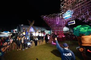 BIB: 388638
                            <button type="button" onclick="openModal(19370272)" class="btn btn-primary btn-sm float-right btn-popup" data-toggle="modal" data-target=".modal-high-quality">
                        <i class="fas fa-shopping-cart"></i> Add to Cart
                    </button>
                                            <button type="button" onclick="isThisMe(19370272, true)" class="btn btn-success btn-sm float-right btn-popup btn-isme hidden" data-toggle="tooltip" data-placement="bottom" title="นี่คือรูปของคุณใช่ไหม คลิกที่นี่เพื่อเอาเข้าอัลบั้ม">
                        <i class="fas fa-plus"></i> Add to album
                    </button>
                    <button type="button" onclick="isThisMe(19370272, false)" class="btn btn-warning btn-sm float-right btn-popup btn-isnotme hidden">
                        <i class="fas fa-ban"></i> Remove from album
                    </button>