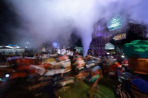 BIB: 0000
                            <button type="button" onclick="openModal(19370281)" class="btn btn-primary btn-sm float-right btn-popup" data-toggle="modal" data-target=".modal-high-quality">
                        <i class="fas fa-shopping-cart"></i> Add to Cart
                    </button>
                                            <button type="button" onclick="isThisMe(19370281, true)" class="btn btn-success btn-sm float-right btn-popup btn-isme hidden" data-toggle="tooltip" data-placement="bottom" title="นี่คือรูปของคุณใช่ไหม คลิกที่นี่เพื่อเอาเข้าอัลบั้ม">
                        <i class="fas fa-plus"></i> Add to album
                    </button>
                    <button type="button" onclick="isThisMe(19370281, false)" class="btn btn-warning btn-sm float-right btn-popup btn-isnotme hidden">
                        <i class="fas fa-ban"></i> Remove from album
                    </button>