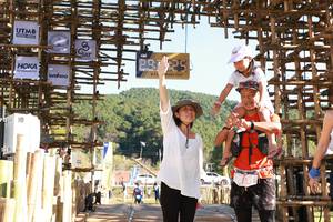 BIB: 977, 2022
                            <button type="button" onclick="openModal(19370841)" class="btn btn-primary btn-sm float-right btn-popup" data-toggle="modal" data-target=".modal-high-quality">
                        <i class="fas fa-shopping-cart"></i> Add to Cart
                    </button>
                                            <button type="button" onclick="isThisMe(19370841, true)" class="btn btn-success btn-sm float-right btn-popup btn-isme hidden" data-toggle="tooltip" data-placement="bottom" title="นี่คือรูปของคุณใช่ไหม คลิกที่นี่เพื่อเอาเข้าอัลบั้ม">
                        <i class="fas fa-plus"></i> Add to album
                    </button>
                    <button type="button" onclick="isThisMe(19370841, false)" class="btn btn-warning btn-sm float-right btn-popup btn-isnotme hidden">
                        <i class="fas fa-ban"></i> Remove from album
                    </button>