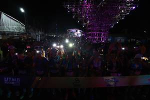 BIB: 
                            <button type="button" onclick="openModal(19370269)" class="btn btn-primary btn-sm float-right btn-popup" data-toggle="modal" data-target=".modal-high-quality">
                        <i class="fas fa-shopping-cart"></i> Add to Cart
                    </button>
                                            <button type="button" onclick="isThisMe(19370269, true)" class="btn btn-success btn-sm float-right btn-popup btn-isme hidden" data-toggle="tooltip" data-placement="bottom" title="นี่คือรูปของคุณใช่ไหม คลิกที่นี่เพื่อเอาเข้าอัลบั้ม">
                        <i class="fas fa-plus"></i> Add to album
                    </button>
                    <button type="button" onclick="isThisMe(19370269, false)" class="btn btn-warning btn-sm float-right btn-popup btn-isnotme hidden">
                        <i class="fas fa-ban"></i> Remove from album
                    </button>