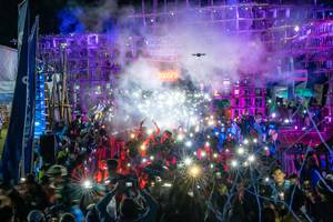 BIB: 060023
                            <button type="button" onclick="openModal(19376064)" class="btn btn-primary btn-sm float-right btn-popup" data-toggle="modal" data-target=".modal-high-quality">
                        <i class="fas fa-shopping-cart"></i> Add to Cart
                    </button>
                                            <button type="button" onclick="isThisMe(19376064, true)" class="btn btn-success btn-sm float-right btn-popup btn-isme hidden" data-toggle="tooltip" data-placement="bottom" title="นี่คือรูปของคุณใช่ไหม คลิกที่นี่เพื่อเอาเข้าอัลบั้ม">
                        <i class="fas fa-plus"></i> Add to album
                    </button>
                    <button type="button" onclick="isThisMe(19376064, false)" class="btn btn-warning btn-sm float-right btn-popup btn-isnotme hidden">
                        <i class="fas fa-ban"></i> Remove from album
                    </button>