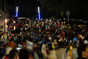 BIB: 
                            <button type="button" onclick="openModal(19376088)" class="btn btn-primary btn-sm float-right btn-popup" data-toggle="modal" data-target=".modal-high-quality">
                        <i class="fas fa-shopping-cart"></i> Add to Cart
                    </button>
                                            <button type="button" onclick="isThisMe(19376088, true)" class="btn btn-success btn-sm float-right btn-popup btn-isme hidden" data-toggle="tooltip" data-placement="bottom" title="นี่คือรูปของคุณใช่ไหม คลิกที่นี่เพื่อเอาเข้าอัลบั้ม">
                        <i class="fas fa-plus"></i> Add to album
                    </button>
                    <button type="button" onclick="isThisMe(19376088, false)" class="btn btn-warning btn-sm float-right btn-popup btn-isnotme hidden">
                        <i class="fas fa-ban"></i> Remove from album
                    </button>