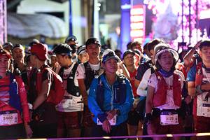 BIB: 2460, 611, 0800, 2173
                            <button type="button" onclick="openModal(19371864)" class="btn btn-primary btn-sm float-right btn-popup" data-toggle="modal" data-target=".modal-high-quality">
                        <i class="fas fa-shopping-cart"></i> Add to Cart
                    </button>
                                            <button type="button" onclick="isThisMe(19371864, true)" class="btn btn-success btn-sm float-right btn-popup btn-isme hidden" data-toggle="tooltip" data-placement="bottom" title="นี่คือรูปของคุณใช่ไหม คลิกที่นี่เพื่อเอาเข้าอัลบั้ม">
                        <i class="fas fa-plus"></i> Add to album
                    </button>
                    <button type="button" onclick="isThisMe(19371864, false)" class="btn btn-warning btn-sm float-right btn-popup btn-isnotme hidden">
                        <i class="fas fa-ban"></i> Remove from album
                    </button>