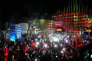 BIB: 060032, 295353
                            <button type="button" onclick="openModal(19372618)" class="btn btn-primary btn-sm float-right btn-popup" data-toggle="modal" data-target=".modal-high-quality">
                        <i class="fas fa-shopping-cart"></i> Add to Cart
                    </button>
                                            <button type="button" onclick="isThisMe(19372618, true)" class="btn btn-success btn-sm float-right btn-popup btn-isme hidden" data-toggle="tooltip" data-placement="bottom" title="นี่คือรูปของคุณใช่ไหม คลิกที่นี่เพื่อเอาเข้าอัลบั้ม">
                        <i class="fas fa-plus"></i> Add to album
                    </button>
                    <button type="button" onclick="isThisMe(19372618, false)" class="btn btn-warning btn-sm float-right btn-popup btn-isnotme hidden">
                        <i class="fas fa-ban"></i> Remove from album
                    </button>