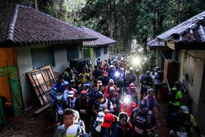 BIB: 
                            <button type="button" onclick="openModal(19372633)" class="btn btn-primary btn-sm float-right btn-popup" data-toggle="modal" data-target=".modal-high-quality">
                        <i class="fas fa-shopping-cart"></i> Add to Cart
                    </button>
                                            <button type="button" onclick="isThisMe(19372633, true)" class="btn btn-success btn-sm float-right btn-popup btn-isme hidden" data-toggle="tooltip" data-placement="bottom" title="นี่คือรูปของคุณใช่ไหม คลิกที่นี่เพื่อเอาเข้าอัลบั้ม">
                        <i class="fas fa-plus"></i> Add to album
                    </button>
                    <button type="button" onclick="isThisMe(19372633, false)" class="btn btn-warning btn-sm float-right btn-popup btn-isnotme hidden">
                        <i class="fas fa-ban"></i> Remove from album
                    </button>