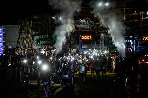 BIB: 060001, 292
                            <button type="button" onclick="openModal(19371919)" class="btn btn-primary btn-sm float-right btn-popup" data-toggle="modal" data-target=".modal-high-quality">
                        <i class="fas fa-shopping-cart"></i> Add to Cart
                    </button>
                                            <button type="button" onclick="isThisMe(19371919, true)" class="btn btn-success btn-sm float-right btn-popup btn-isme hidden" data-toggle="tooltip" data-placement="bottom" title="นี่คือรูปของคุณใช่ไหม คลิกที่นี่เพื่อเอาเข้าอัลบั้ม">
                        <i class="fas fa-plus"></i> Add to album
                    </button>
                    <button type="button" onclick="isThisMe(19371919, false)" class="btn btn-warning btn-sm float-right btn-popup btn-isnotme hidden">
                        <i class="fas fa-ban"></i> Remove from album
                    </button>